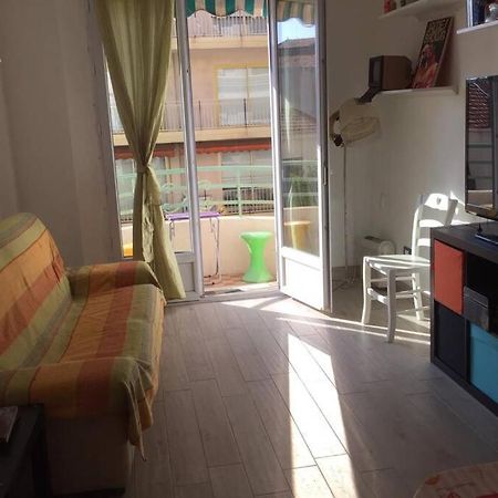 Grand F2 60Mq Centre Antibes, Proche Plages, Commerces, 2 Balcons, Parking, Train, Bus, Deco Vintage, Pet Friendly, Ideal Famille Ou 1-2 Couples מראה חיצוני תמונה