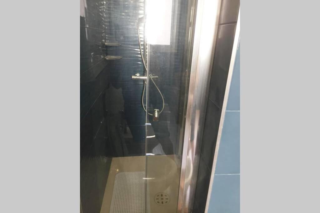 Grand F2 60Mq Centre Antibes, Proche Plages, Commerces, 2 Balcons, Parking, Train, Bus, Deco Vintage, Pet Friendly, Ideal Famille Ou 1-2 Couples מראה חיצוני תמונה