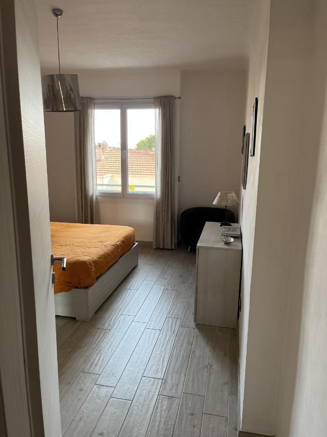 Grand F2 60Mq Centre Antibes, Proche Plages, Commerces, 2 Balcons, Parking, Train, Bus, Deco Vintage, Pet Friendly, Ideal Famille Ou 1-2 Couples מראה חיצוני תמונה